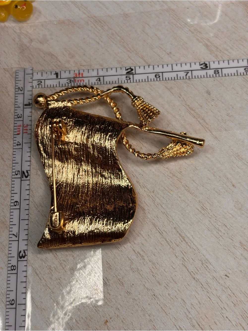 American Flag Brooch Pin – Gold Tone Patriotic Enamel Rhinestone Flag /Tassel